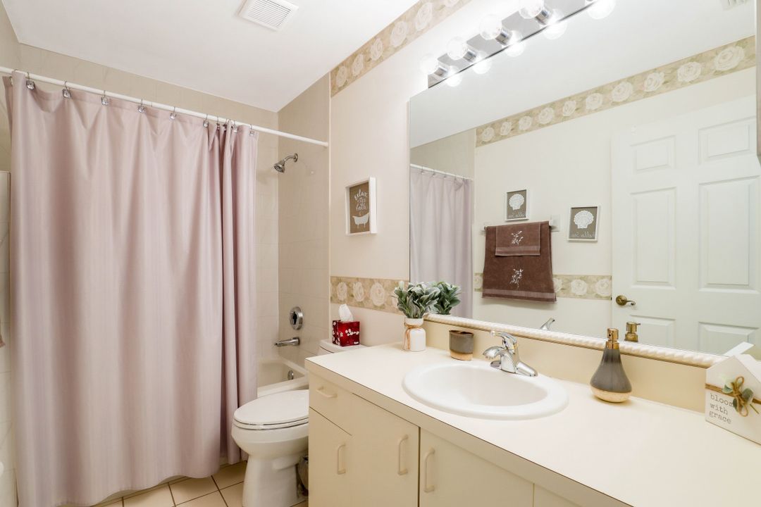 2420 Hidden Lake Dr #1006, Naples, FL 34112