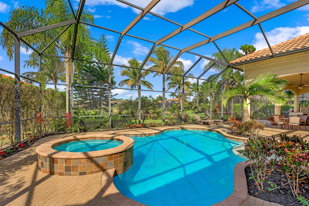 7417 Treeline Dr, Naples, FL 34119
