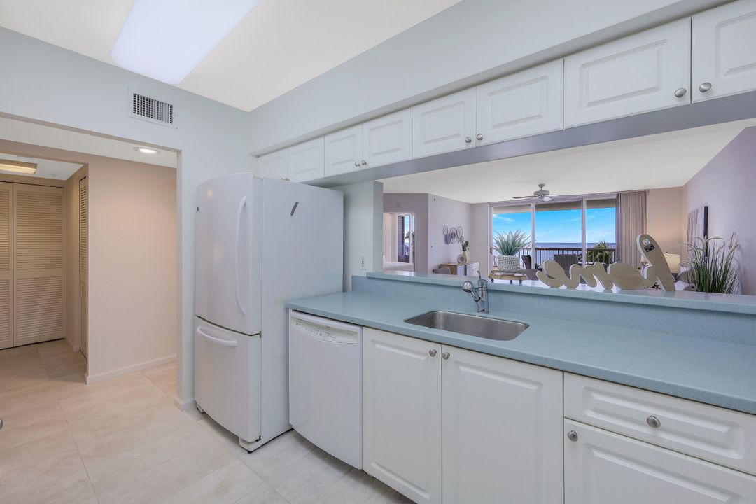 990 Cape Marco Dr #405, Marco Island, FL 34145