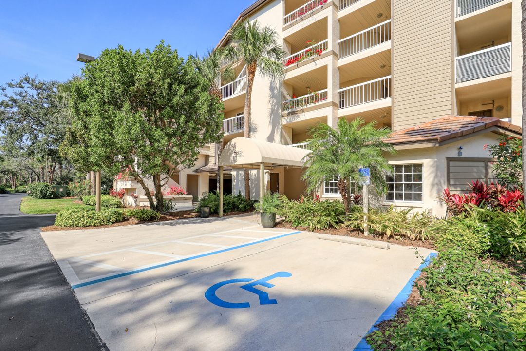 26930 Wedgewood Dr  #401, Bonita Springs, FL 34134