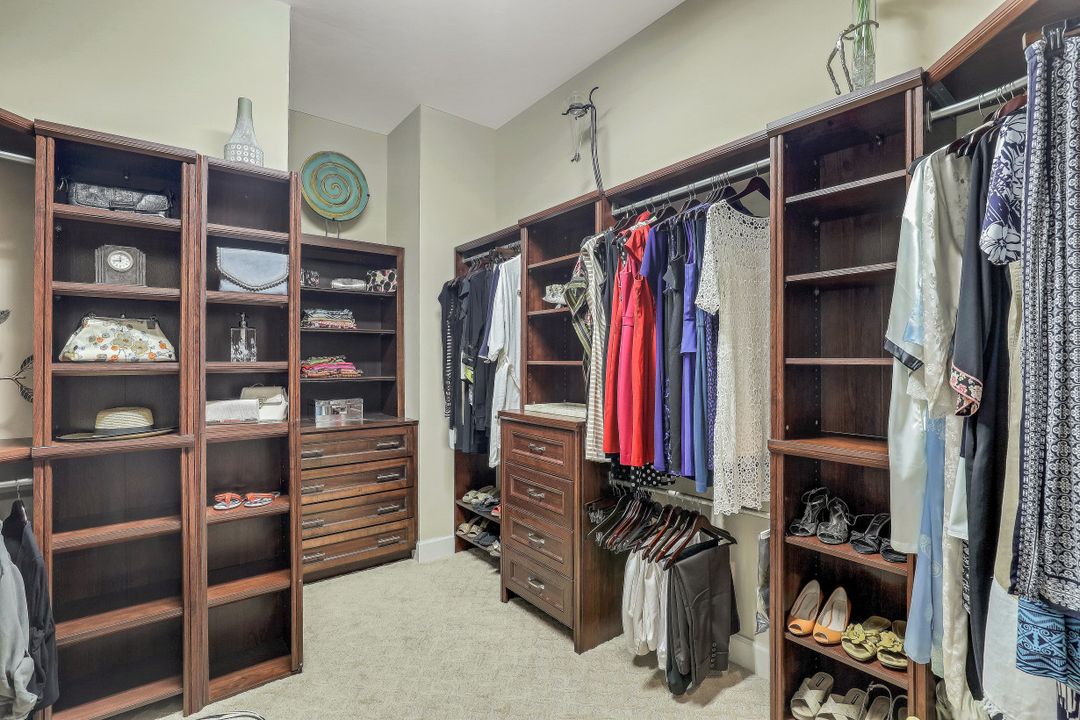 9017 Quarry Dr, Naples, FL 34120