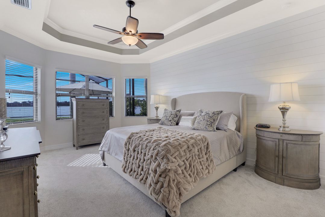 10066 Biscayne Bay Ln, Naples, FL 34120