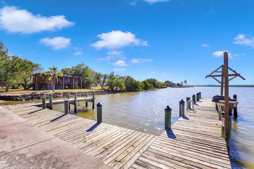 173 N Lopez Ln, Chokoloskee, FL 34138