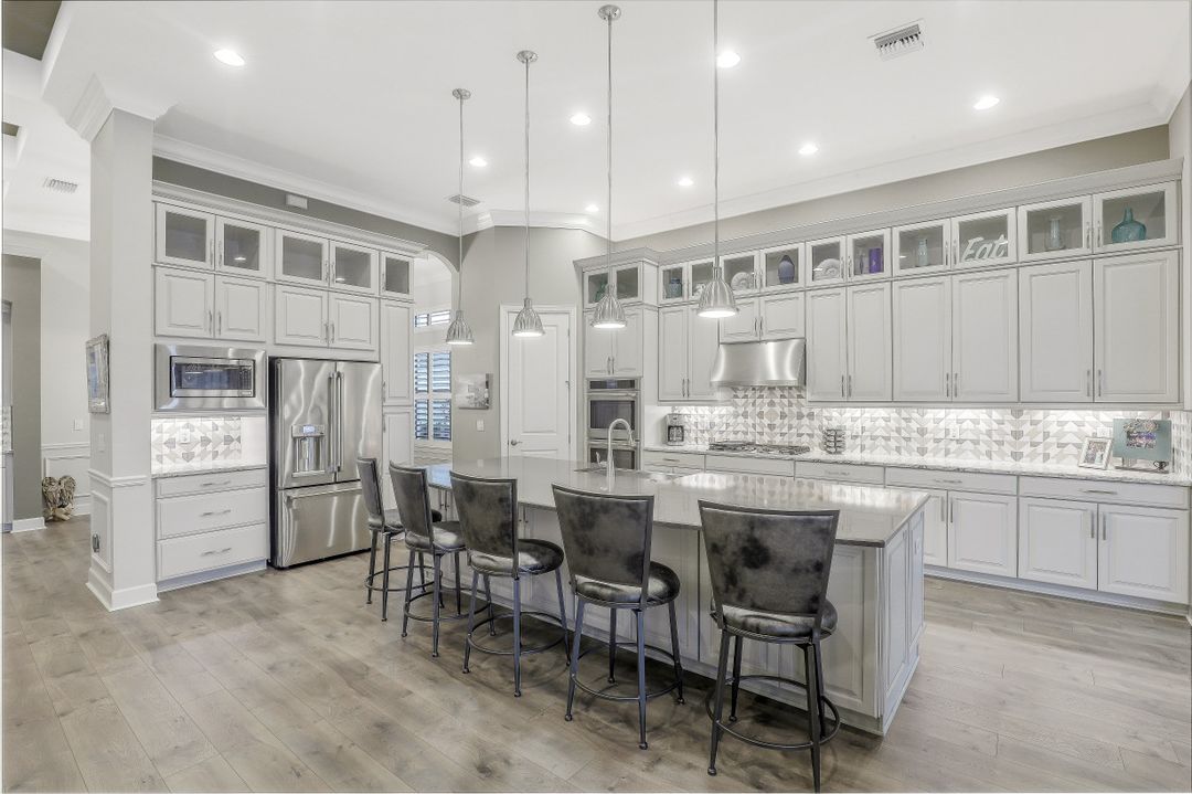 9392 Rapallo St, Naples, FL 34119