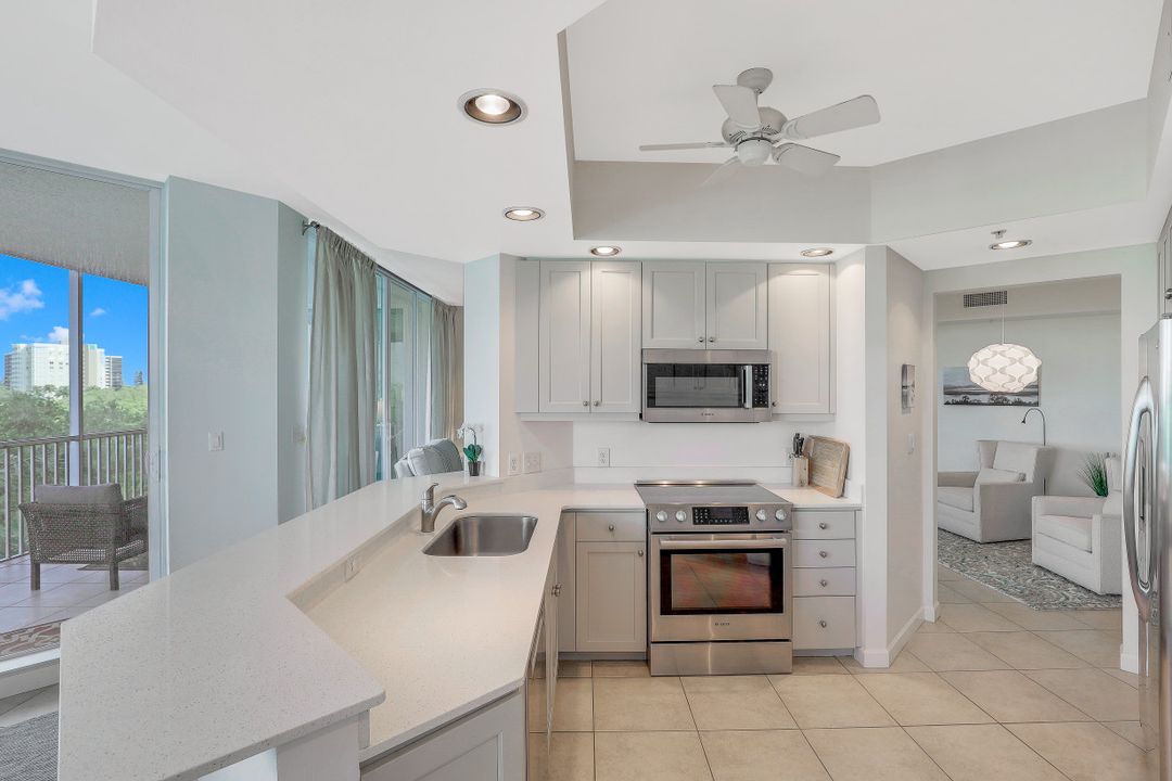 300 Dunes Blvd #Unit 305, Naples, FL 34110
