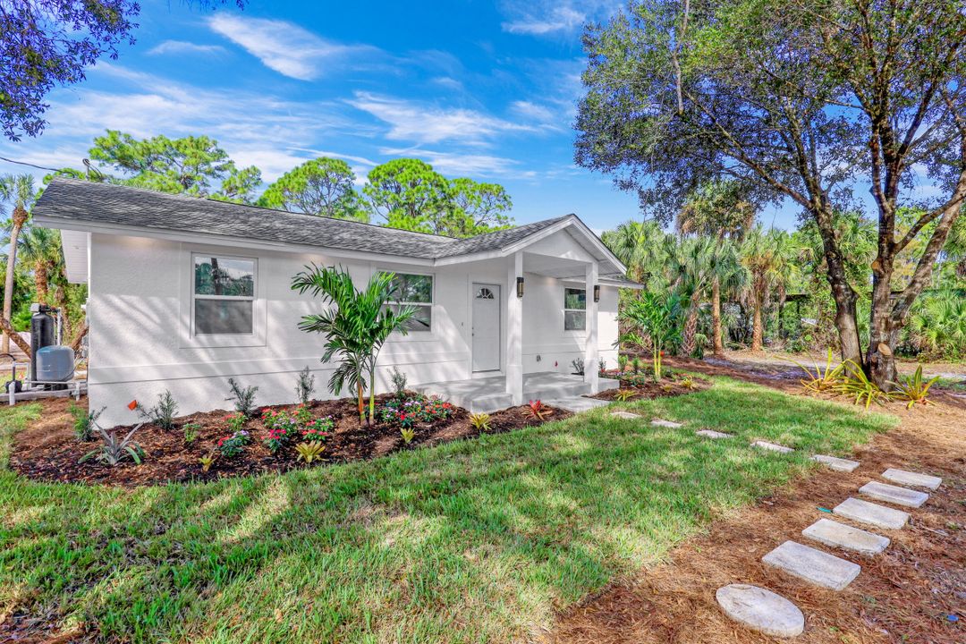 241 12th St SE, Naples, FL 34117