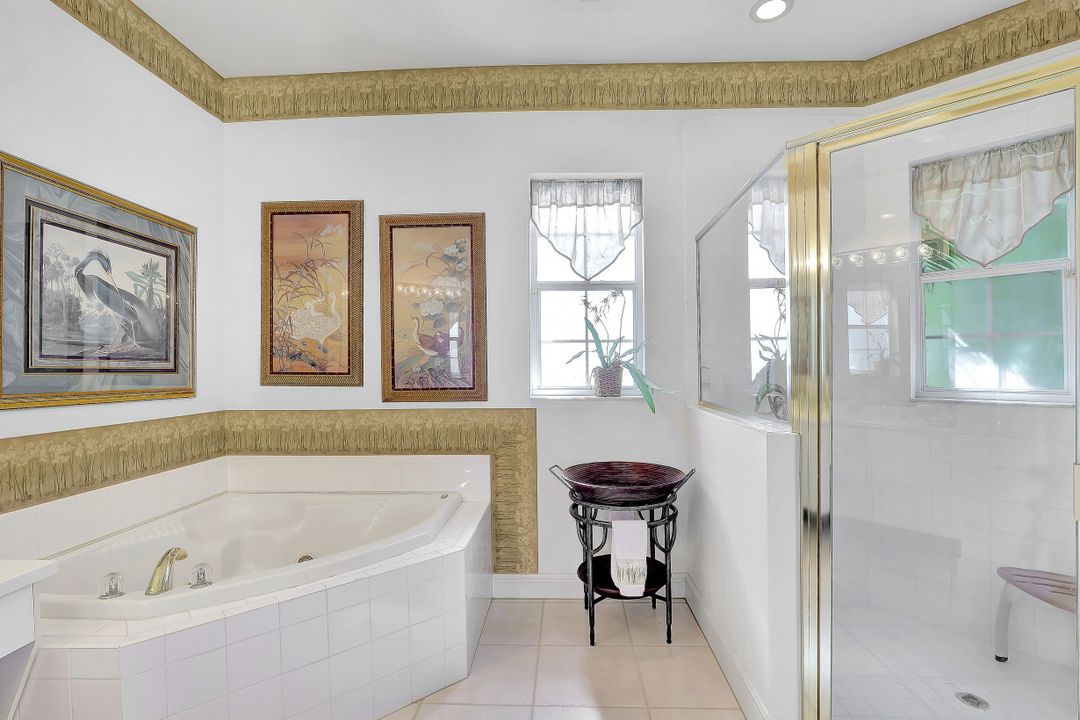 112 April Sound Dr, Naples, FL 34119