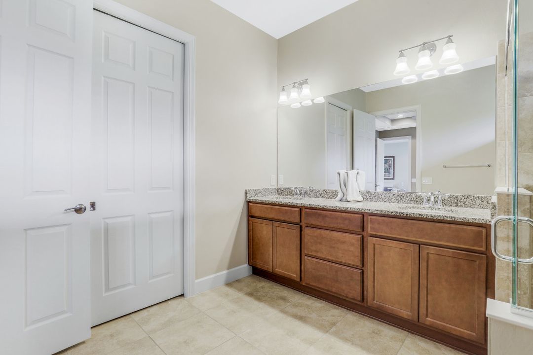 9574 Coquina Cir, Naples, FL 34120