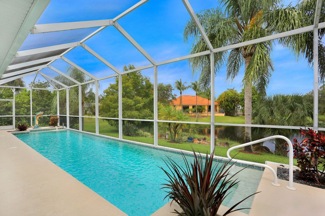 8708 S Lake Cir, Fort Myers, FL 33908