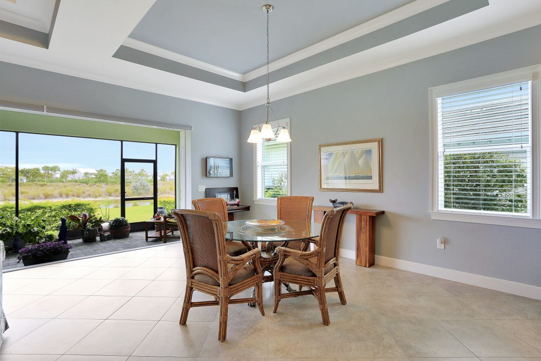 6462 Warwick Ave, Naples, FL 34113