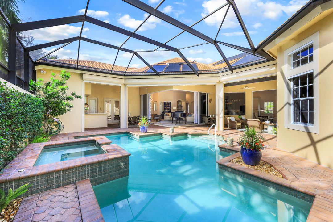 963 Barcarmil Way, Naples, FL 34110