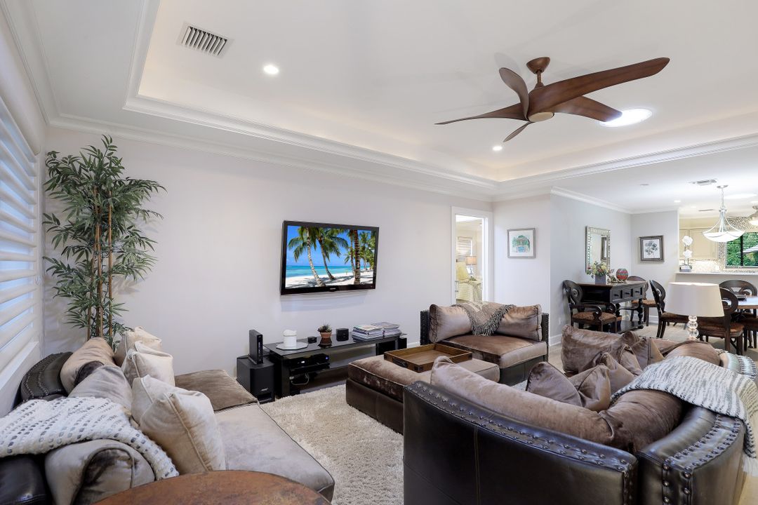 1199 9th Ave N, Naples, FL 34102