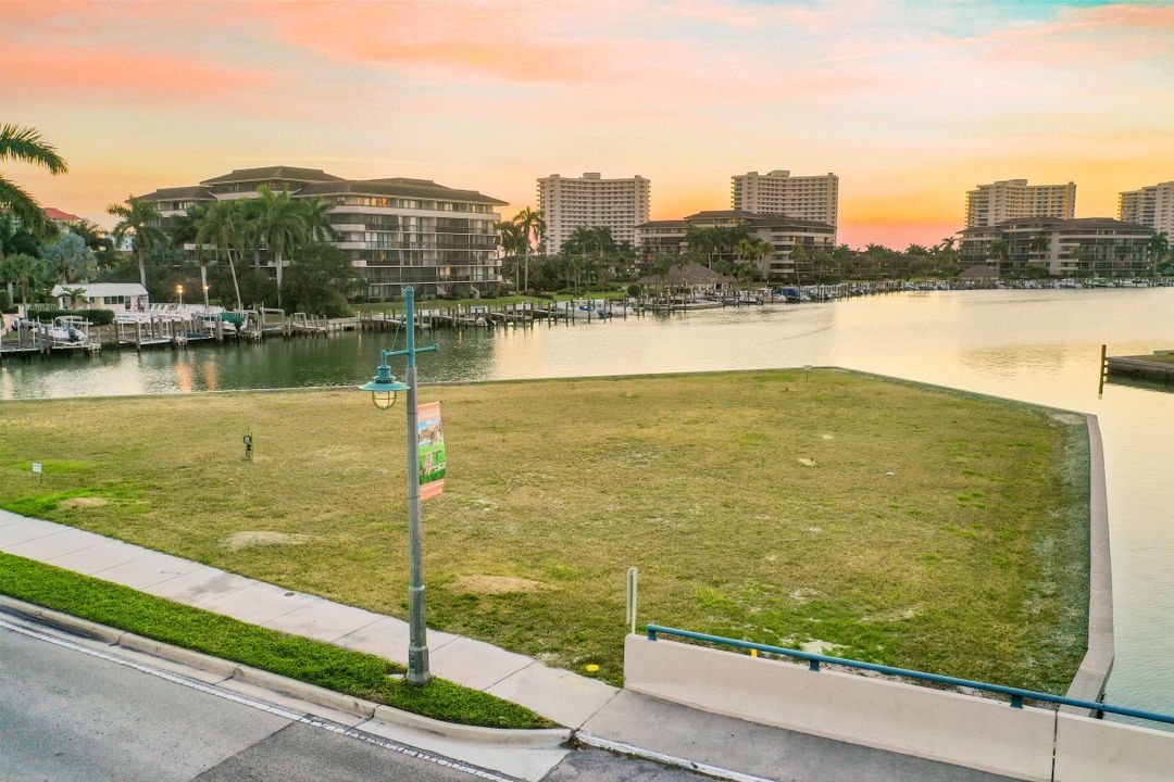 328 N Collier Blvd, Marco Island, FL 34145