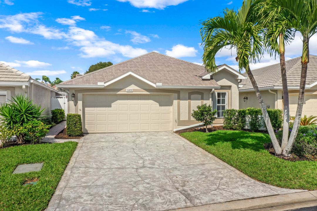 14832 Paradigm Ct, Fort Myers, FL 33919