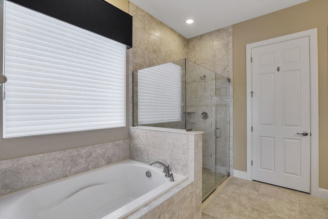 9172 Flint Ct, Naples, FL 34120