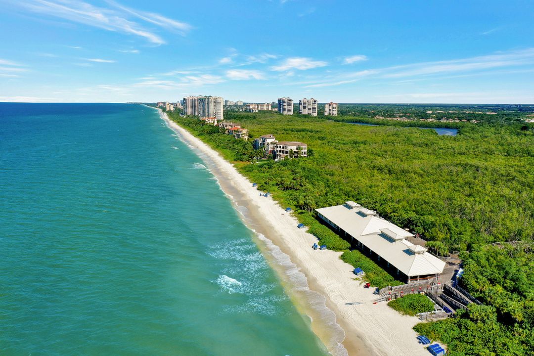 6585 Nicholas Blvd #305, Naples, FL 34108