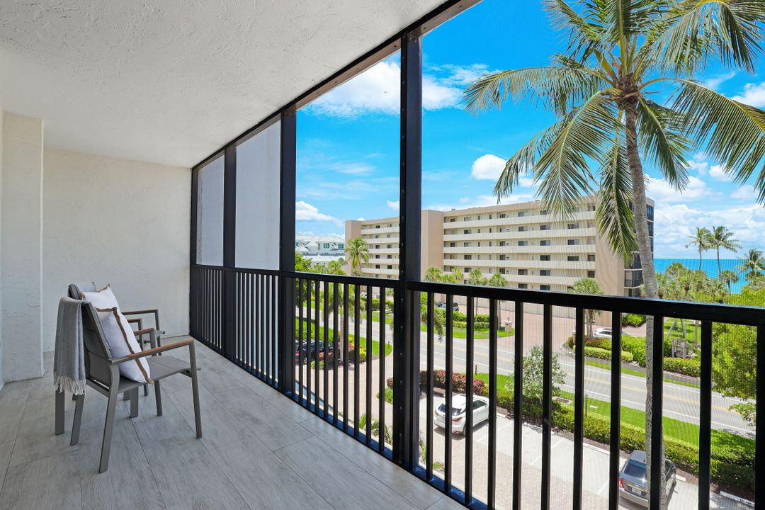 10482 Gulf Shore Dr #231, Naples, FL 34108