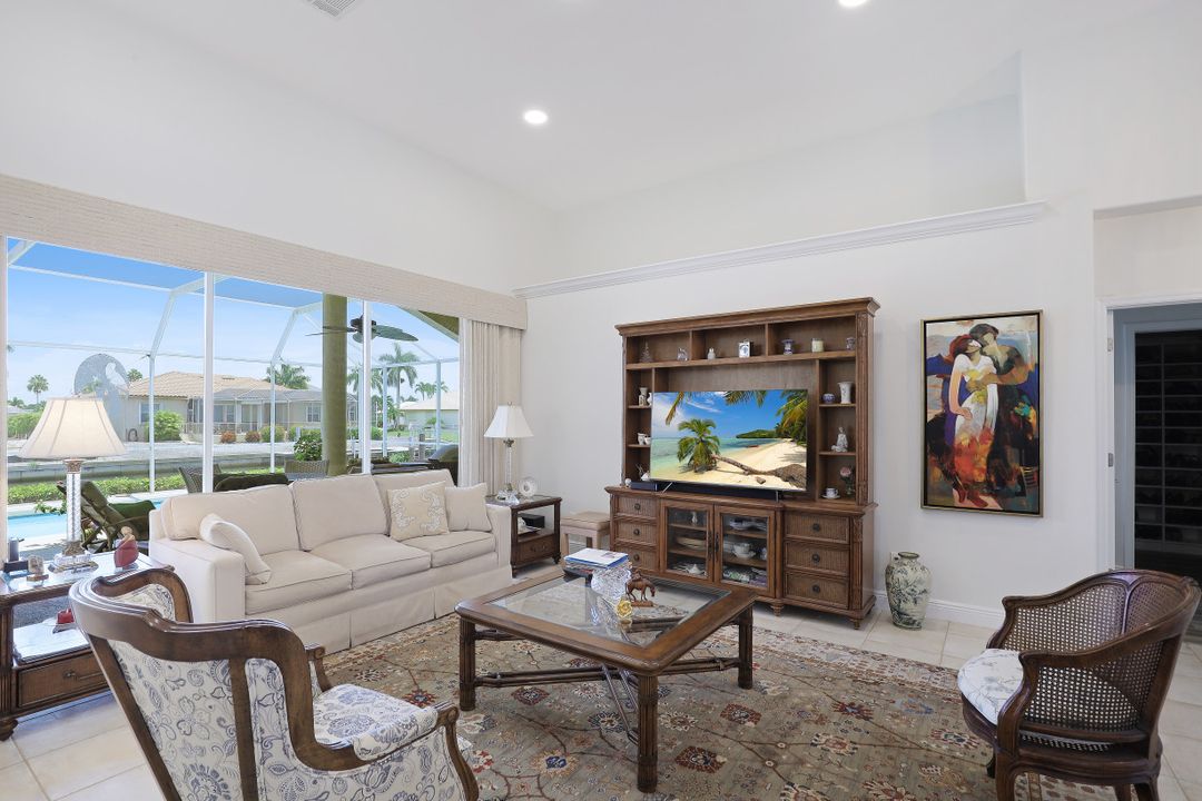 371 Capistrano Ct, Marco Island, FL 34145