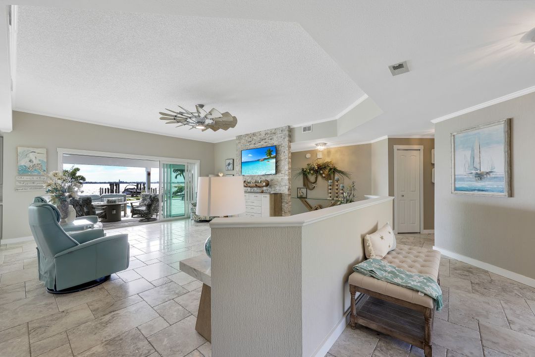 3735 SE 21st Pl, Cape Coral, FL 33904