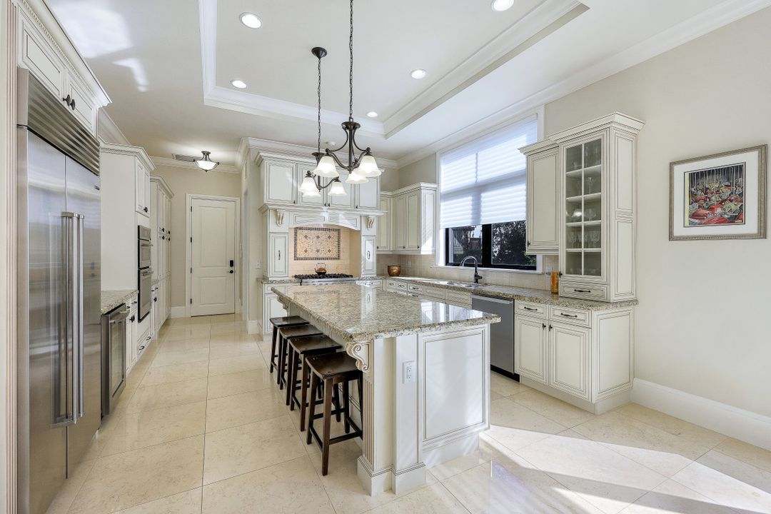 2351 Traditions Ct, Naples, FL 34105