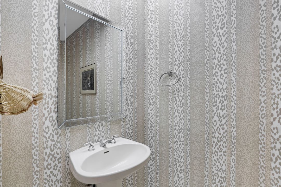 1011 Pettit Ct, Marco Island, FL 34145