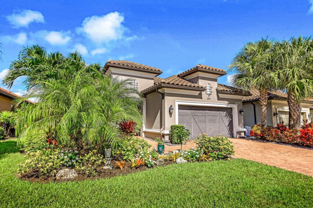 8447 Palacio Terrace W, Naples, FL 34114
