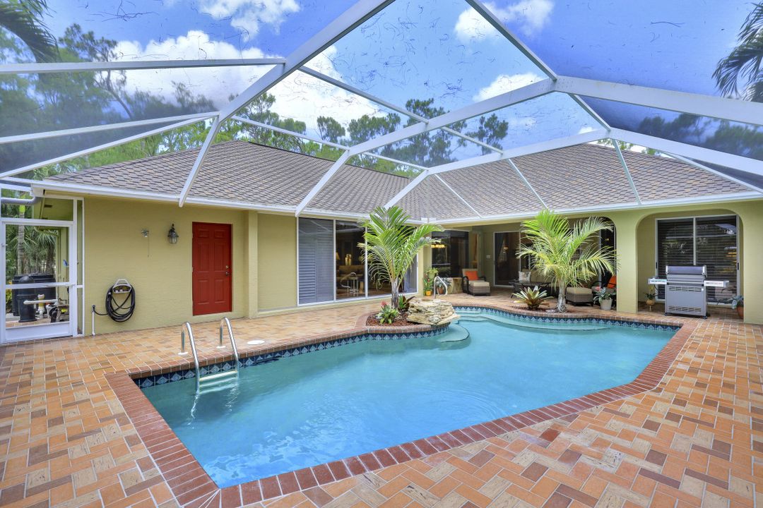 940 Oakes Blvd, Naples, FL 34119