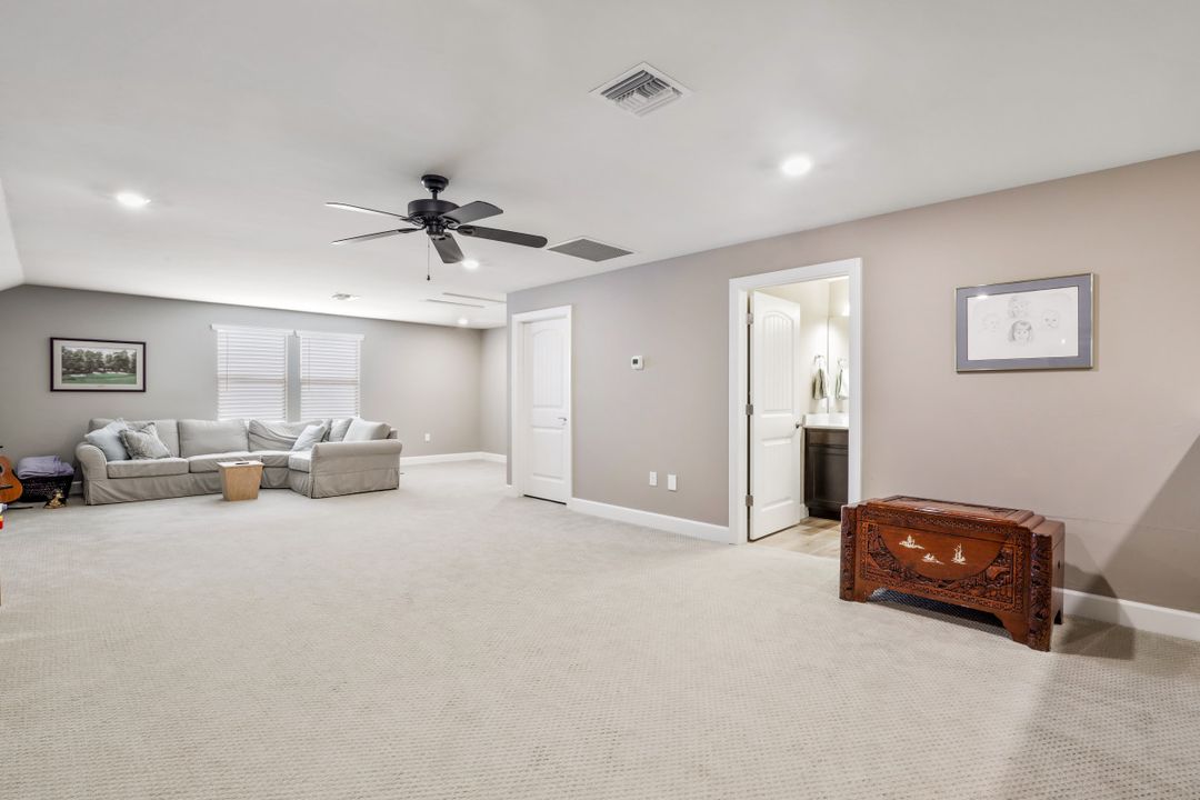 9373 Surfbird Ct, Naples, FL 34120