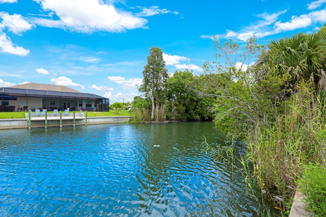 1334 SW Santa Barbara Pl, Cape Coral, FL 33991