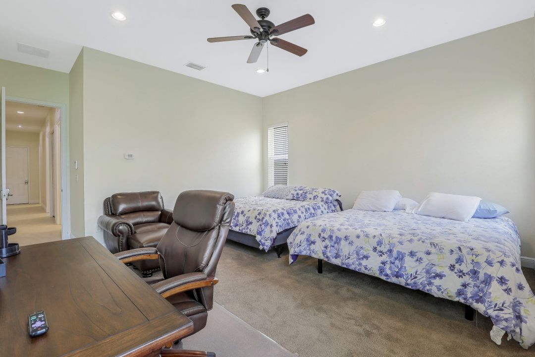 1717 Birdie Dr, Naples, FL 34120