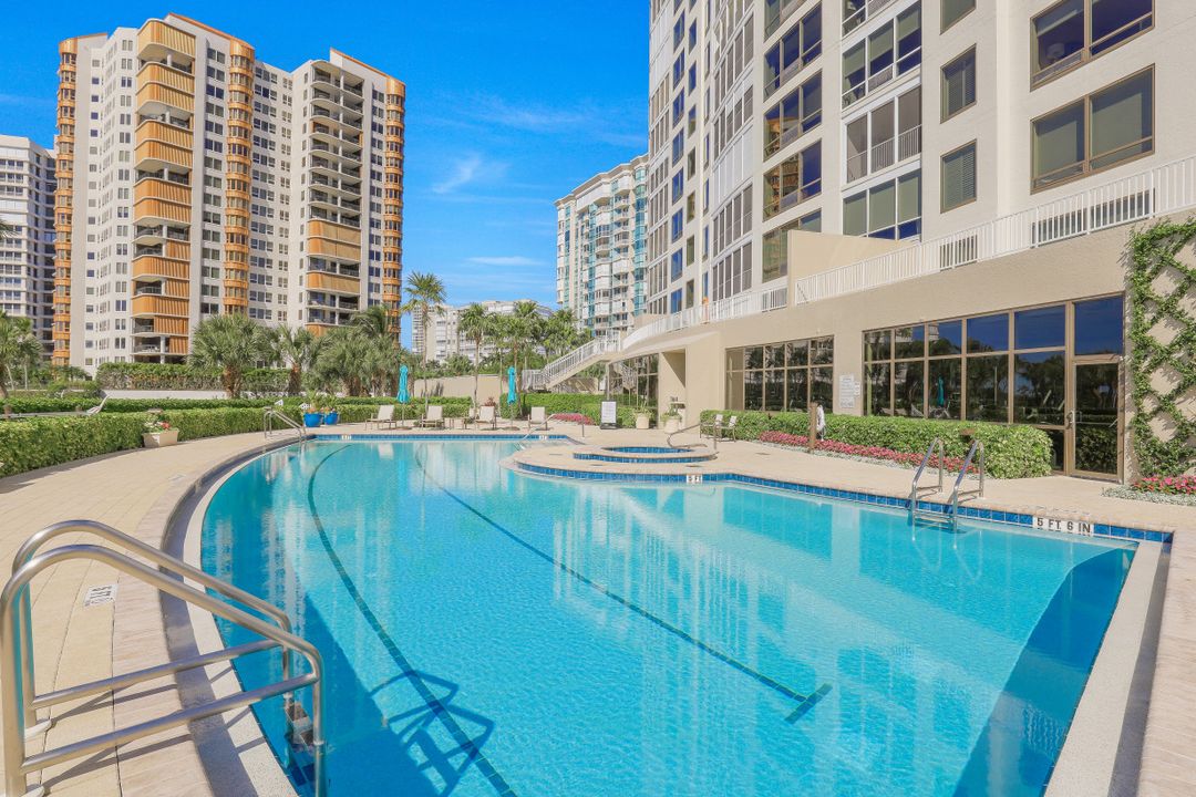 4201 Gulf Shore Blvd N #302, Naples, FL 34103