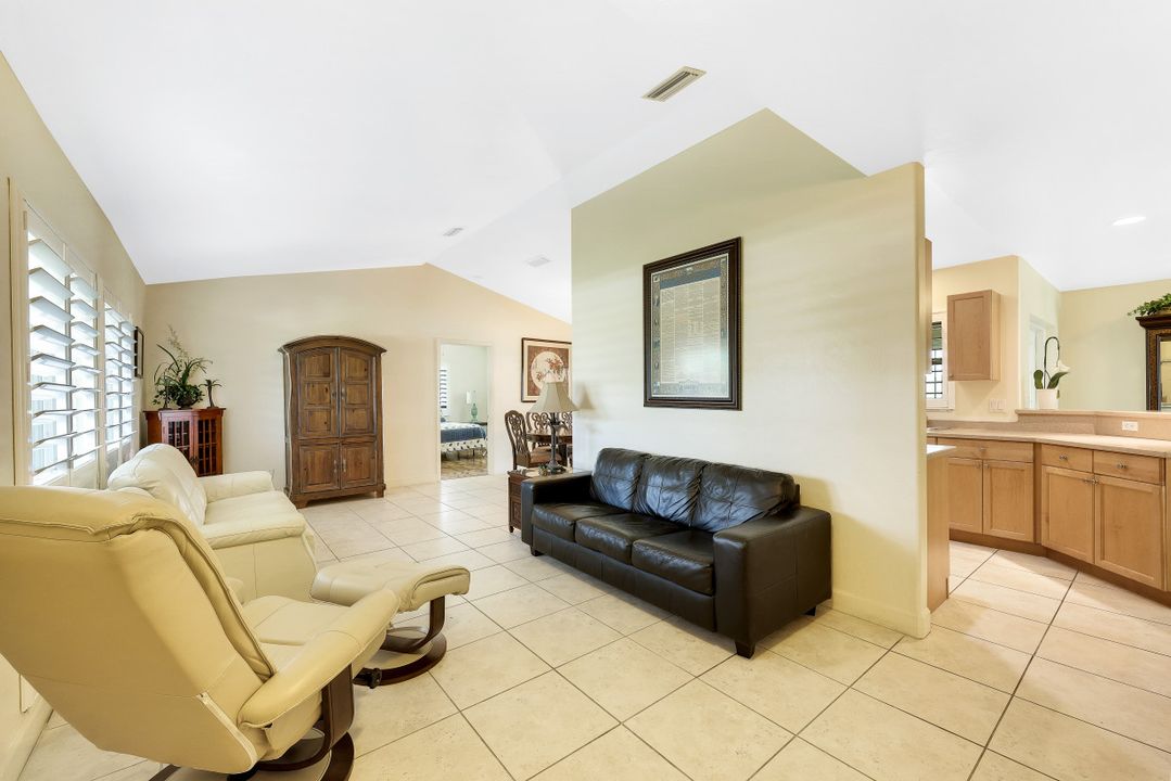 5 SE 20th Pl, Cape Coral, FL 33990