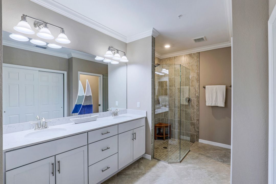 2149 Frangipani Cir #101, Naples, FL 34120