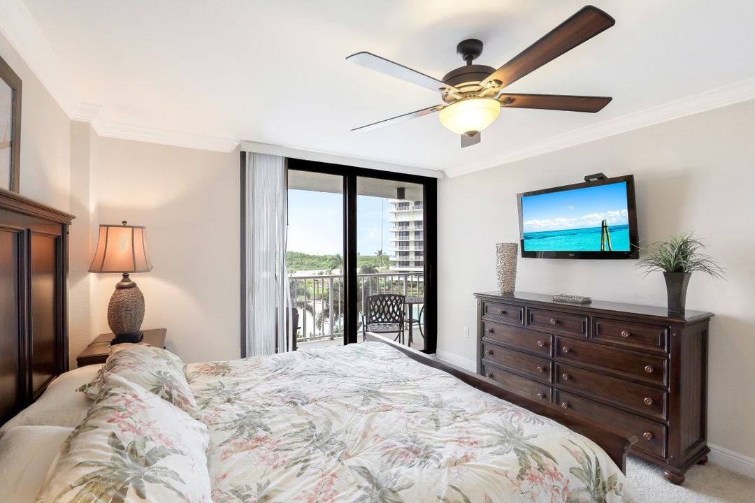 260 Seaview Ct, Marco Island, FL 34145