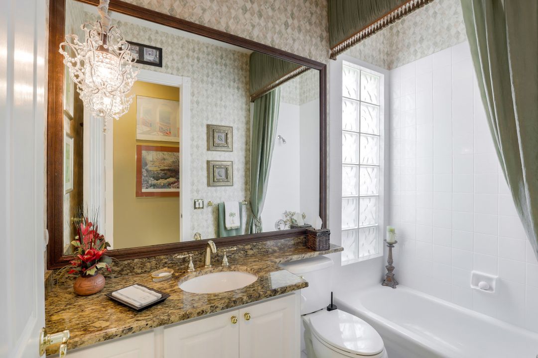 5981 Bermuda Ln, Naples, FL 34119