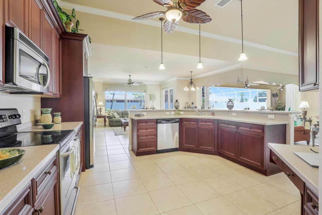 4141 SW 10th Ave, Cape Coral, FL 33914