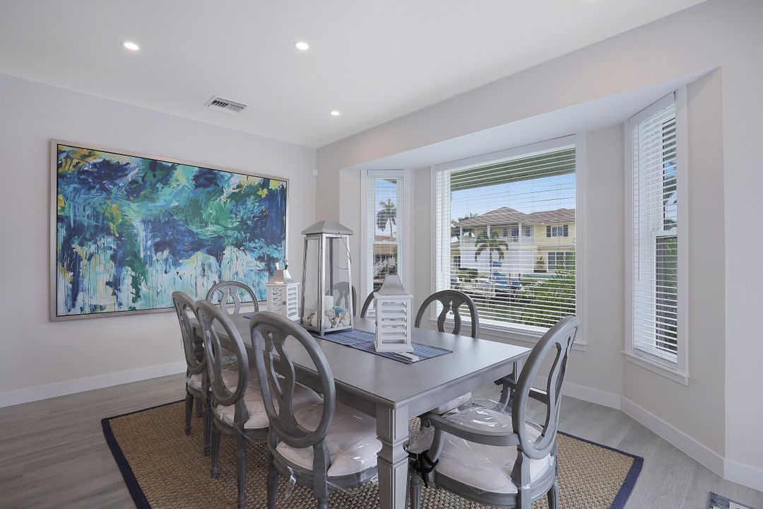 470 Maunder Ct, Marco Island, FL 34145