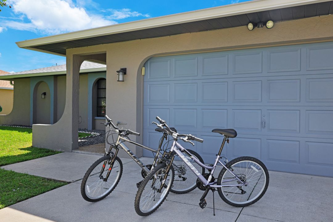 1909 SE 8th Ave, Cape Coral, FL 33990