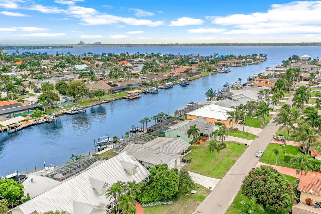 1923 SE 36th Terrace, Cape Coral, FL 33904