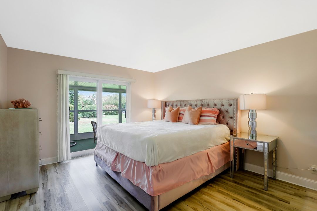 51 Glades Blvd #2, Naples, FL 34112