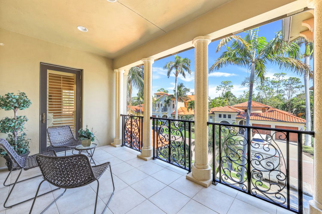 2919 Tiburon Blvd E, Naples, FL 34109