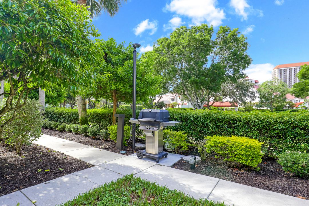 5635 Turtle Bay Dr #12, Naples, FL 34108