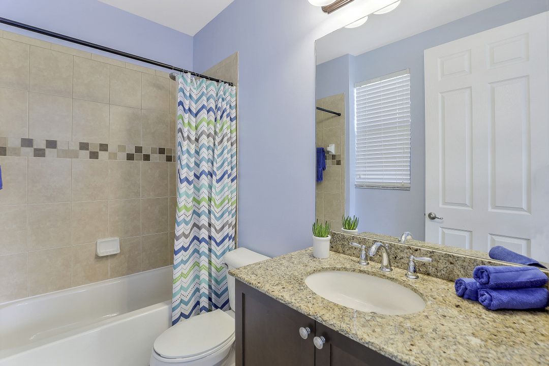 3896 Gibralter Dr, Naples, FL 34119