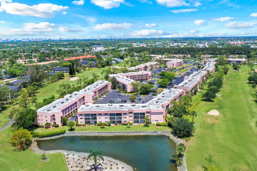 190 Turtle Lake Ct #203, Naples, FL 34105