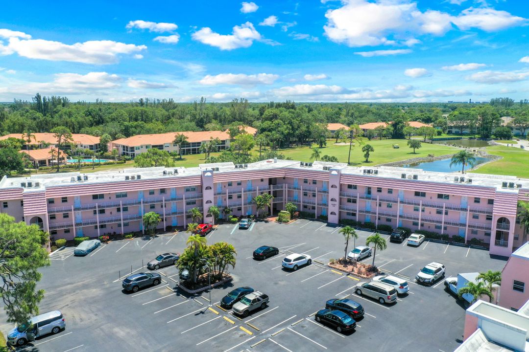 190 Turtle Lake Ct #101, Naples, FL 34105