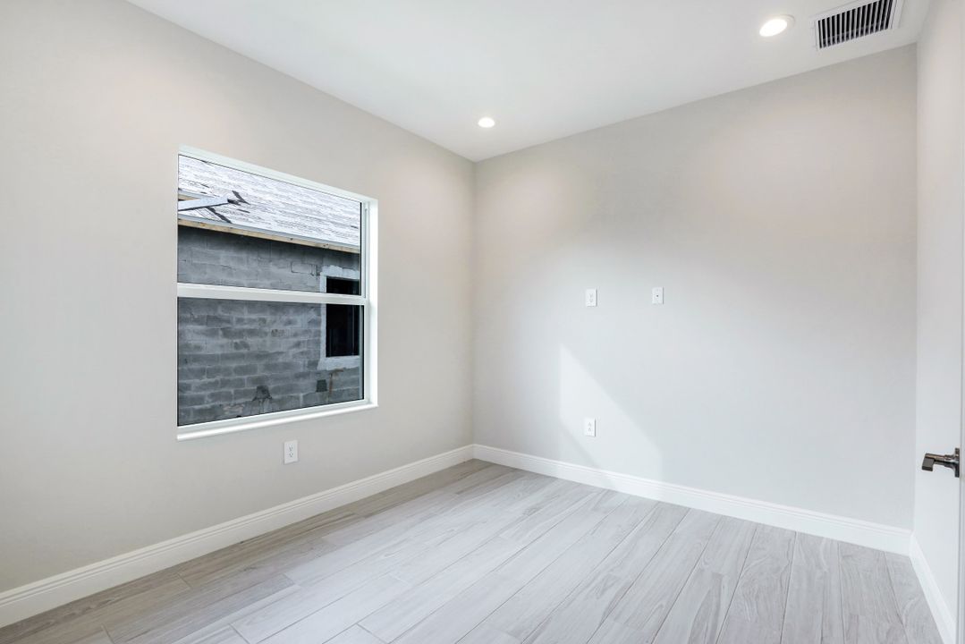 8794 Pigeon KY, Fort Myers, FL 33908