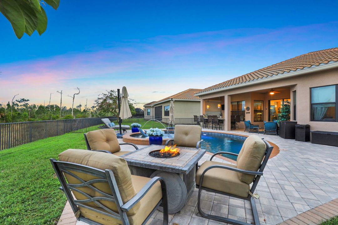 2832 Cinnamon Bay Cir, Naples, FL 34119