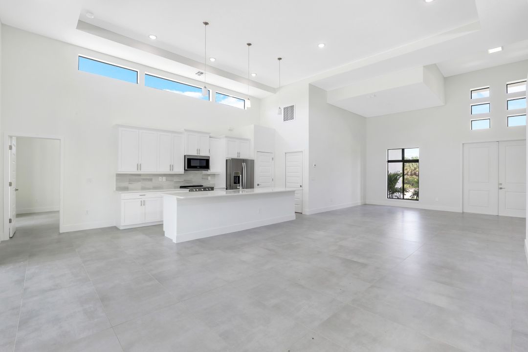 4312 18th Ave NE, Naples, FL 34120