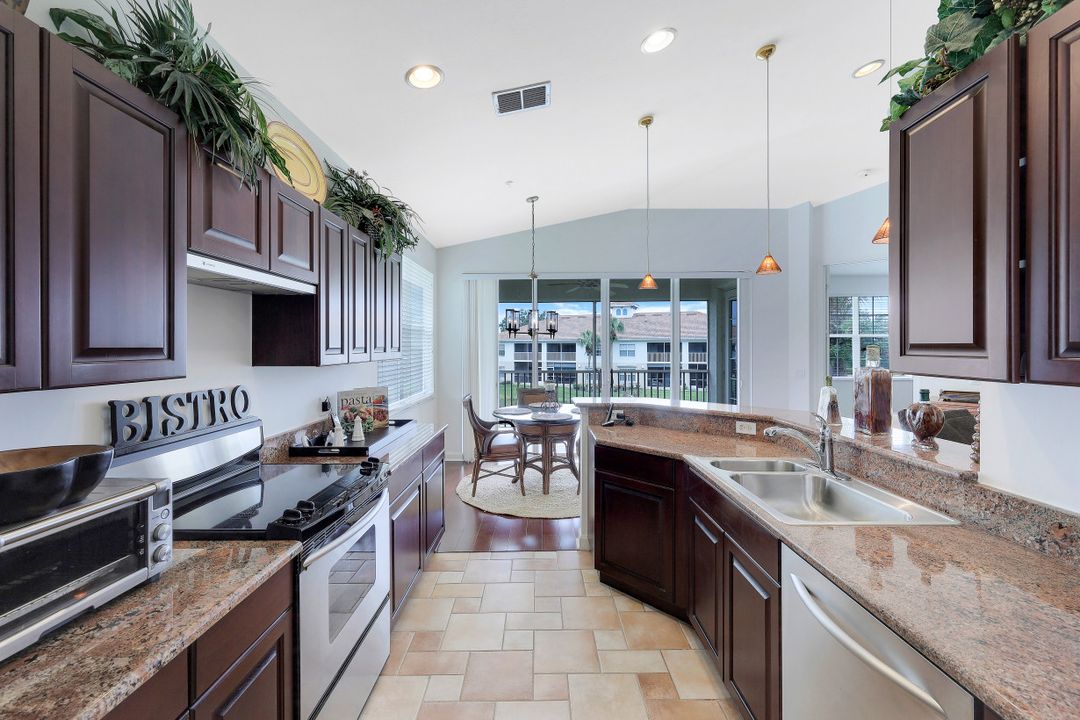 3065 Driftwood Way #4202, Naples, FL 34109