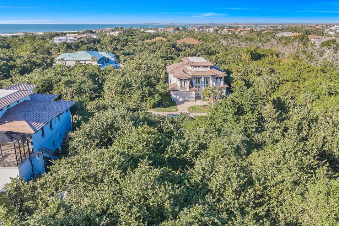 121 Wild Cherry Ln, Marco Island, FL 34145